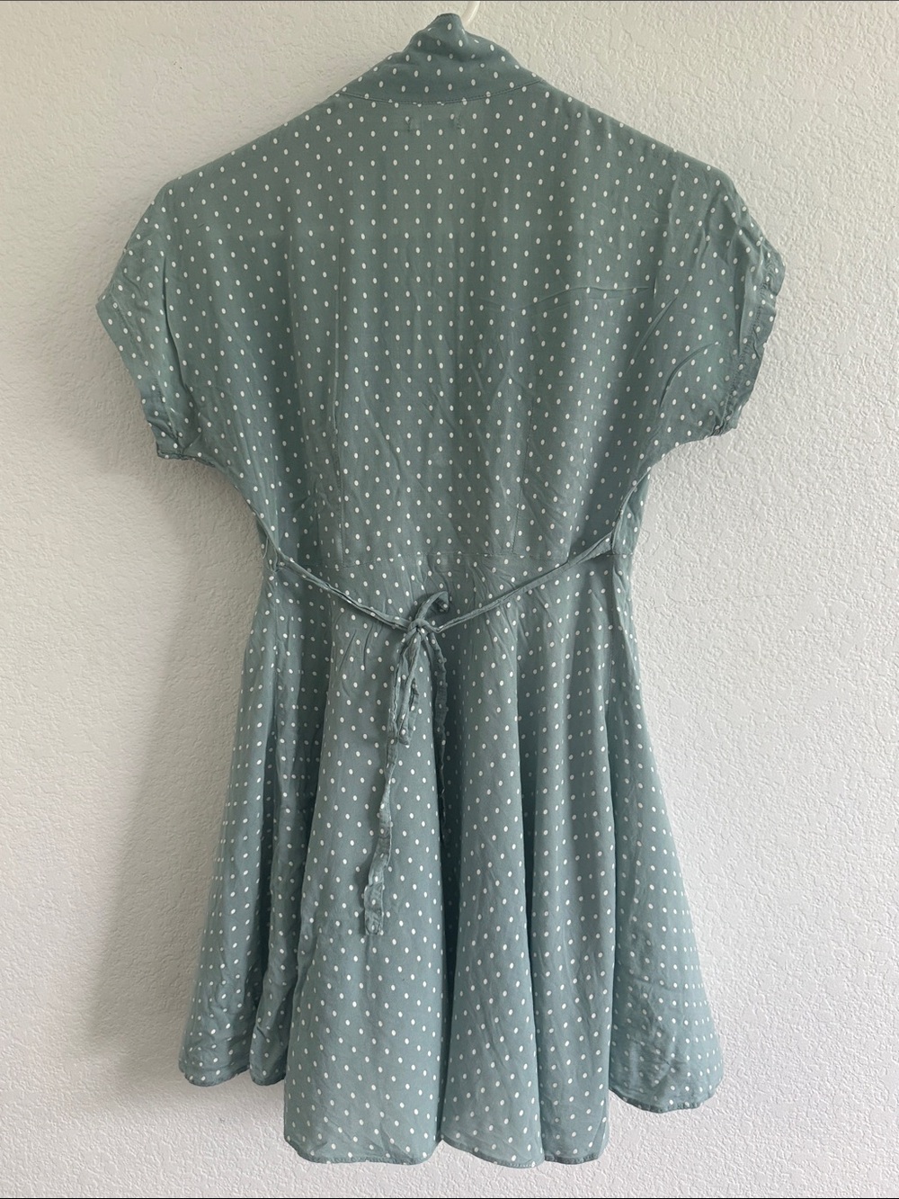 Kimchi Blue Sage Green Polka Dot Button-Front Mini Dress Sz XS Lightweight - Picture 2 of 9